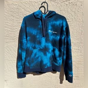 Women’s champion blue tie-dye hoodie SO SOFT!